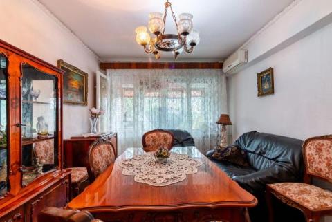 Apartament cu 4 camere de vanzare in Bloc Gioconda I Ploiesti - 11