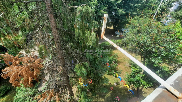 Apartament Cameliei   bloc anvelopat   bucatarie mare - 8/10
