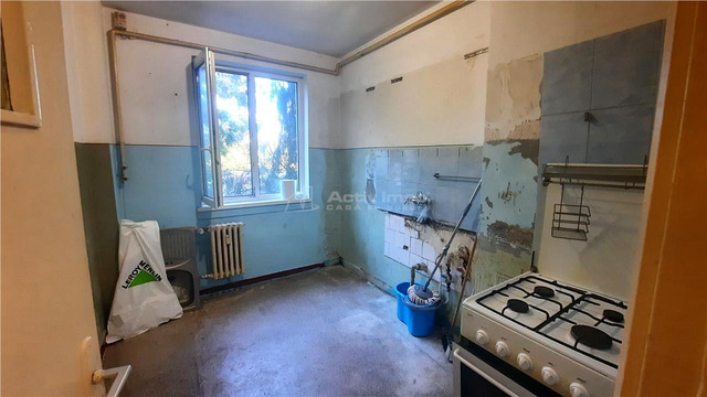 Apartament Democratiei   2 camere la etajul 2 - 7/10