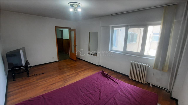 2 camere decomandat Bariera Bucuresti - 3/10