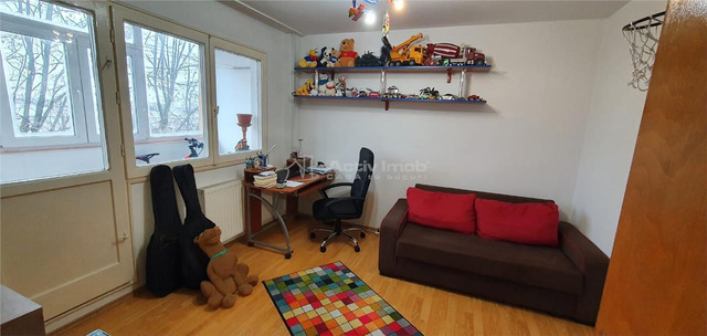 3 camere, 62 mp suprafata utila, semidecomandat, zona linistita - 4/10
