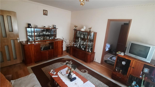 Malu Rosu   Aleea Scolii   3 camere - 2/10