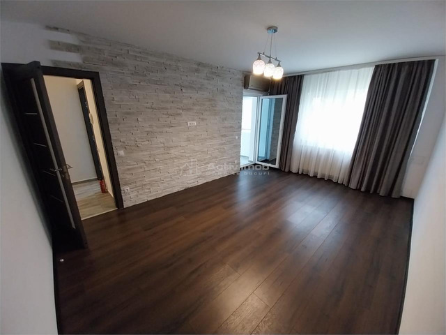 Apartament 3 camere   Rahova / Petre Ispirescu   bloc reabilitat - 1/10