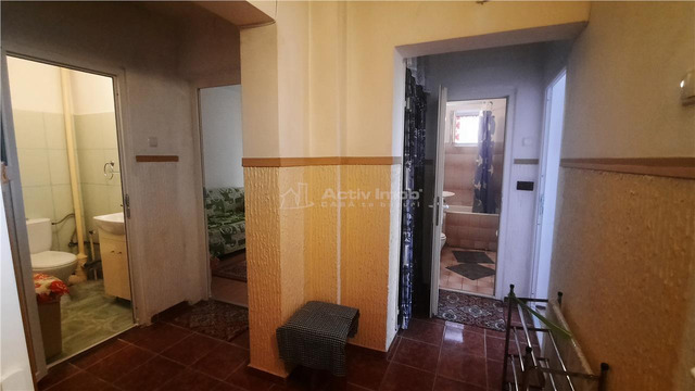 Apartament 3 camaere   Bariera Bucuresti   2 bai - 5/10