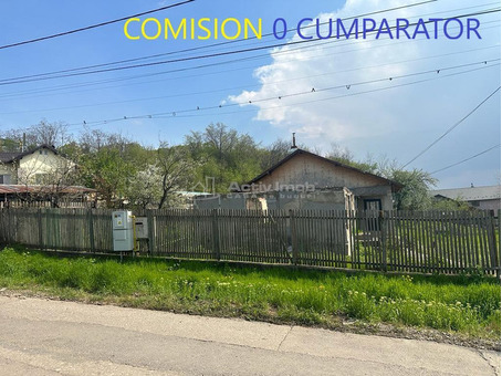 Casa renovabila cu 1829 mp. teren, in zona linistita, langa padure