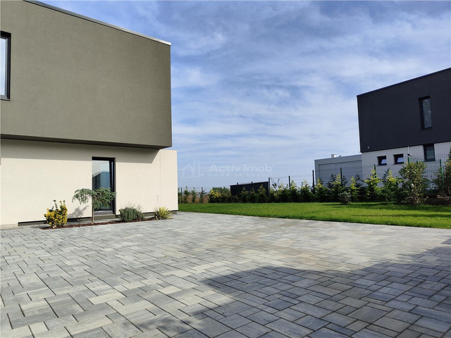 Casa finalizata in 2023, moderna, in apropiere de Complexul Casa Seciu - 2/10