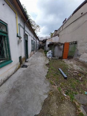 Casa / Teren   Piata Victoriei / Titulescu - 5/10