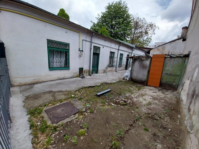Casa / Teren   Piata Victoriei / Titulescu - 8/10