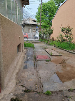 Casa pe un singur nivel   curte proprie   Sala Sporturilor - 2