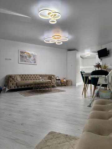 3 camere - 1 living - Zona Astoria - 1/8