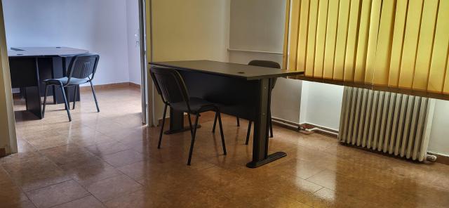 Închiriez apartament  2 camere zona ultracentrala - 3/10