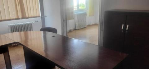 Închiriez apartament  2 camere zona ultracentrala - 10