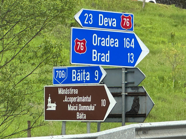Casă cu teren generos 12.000 mp, acces privat, Valisoara - 1/9